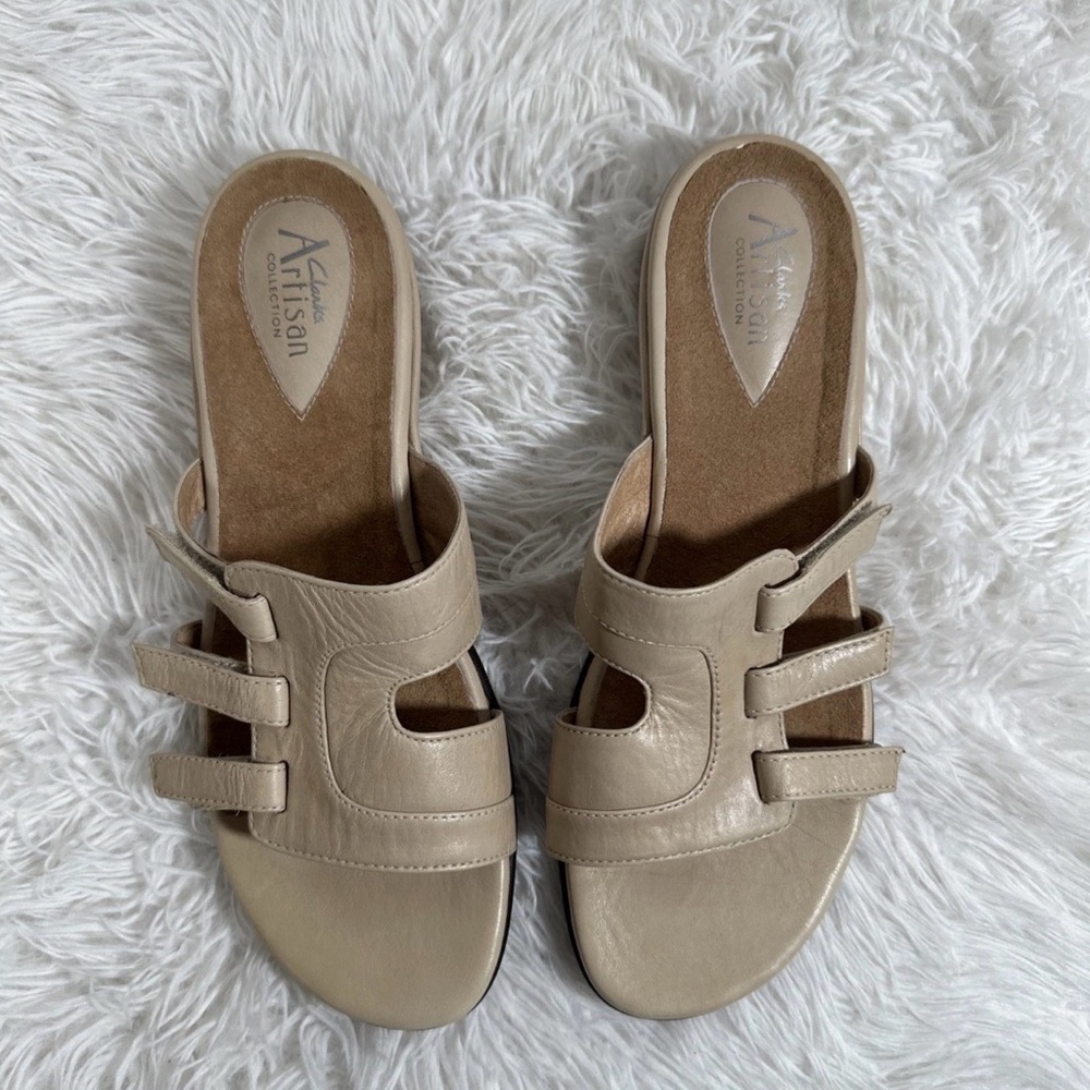 Clarks Artisan Collection Vintage Women’s Size 10 Beige Leather Strap Sandals - Picture 2 of 9
